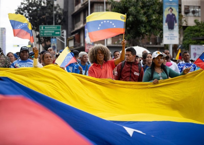 Reuters: SAD u Venezueli traži novi oslonac za petrodolar