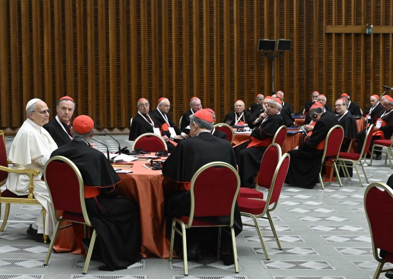 Papa Lav okupio kardinale iz cijelog svijeta: Jasno poručio što misli o reformama pape Franje
