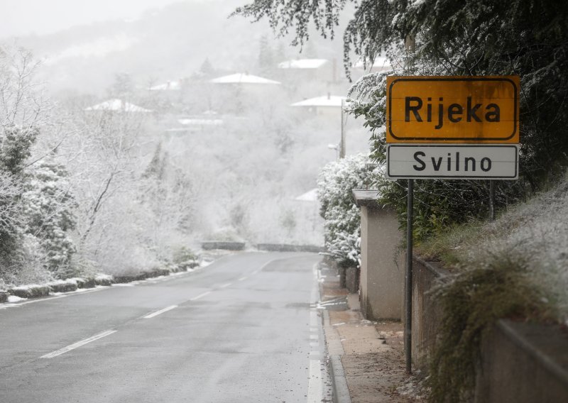 Ukinuti su zimski uvjeti u Rijeci, no zimska oprema i dalje je obavezna