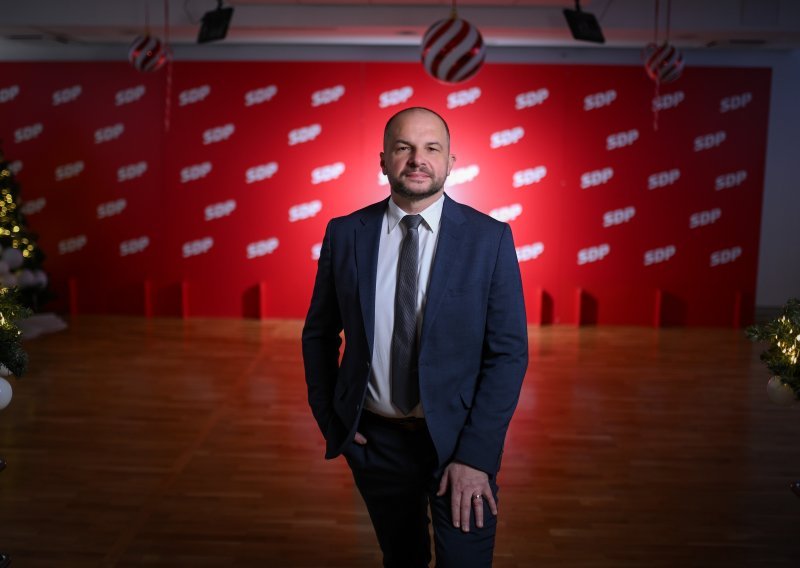 SDP je ovako reagirao na palež vrata crkve u Novom Sadu: 'Možda će vam biti neobično...'