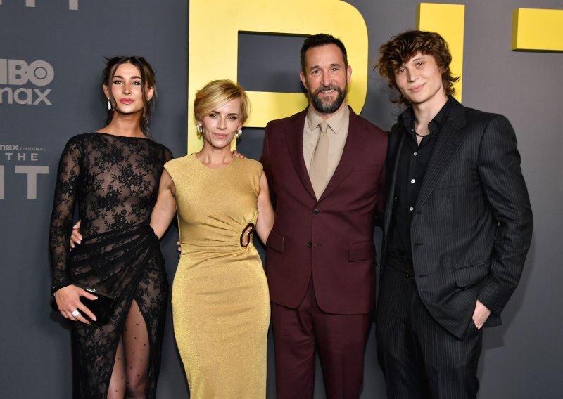 Zvijezda serije 'The Pitt' pozirala sa suprugom i djecom