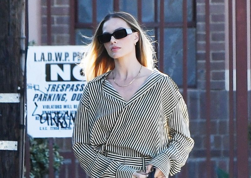 Izgleda kao da je tek ustala iz kreveta, ali komadi na njoj vrijede pravo bogatstvo