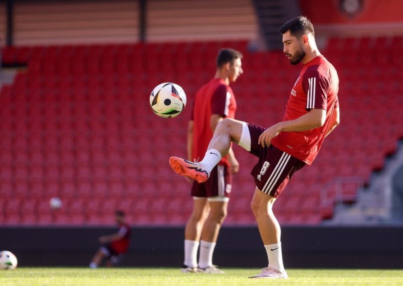 Propala velika želja Dinama: Sjajni napadač predstavljen u drugom klubu