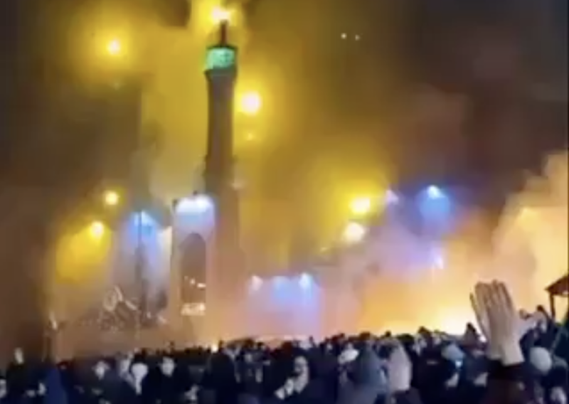 VIDEO Gori jedna od najvećih džamija u Iranu: Ovo nije kaos, ovo je 47 godina bijesa