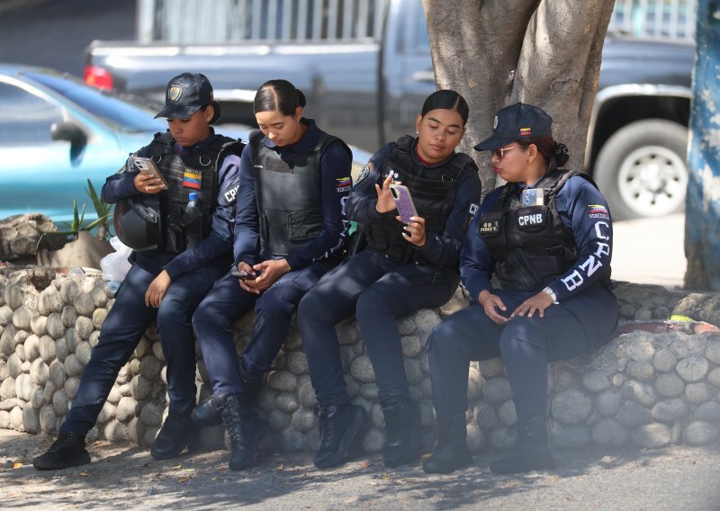 Stanovnici Caracasa: Mirno je, ali se osjeća napetost, nitko ne želi na ulicu