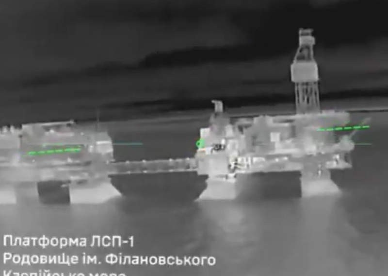 VIDEO Ukrajinska vojska: Napali smo dronovima tri ruske naftne platforme