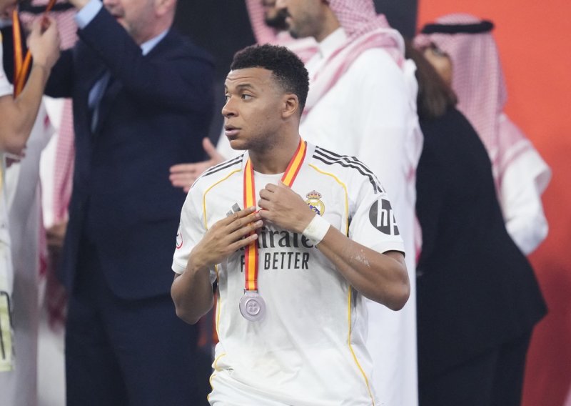 Što radi Mbappe? Španjolska bruji o skandalu nakon Realova poraza u El Clasicu