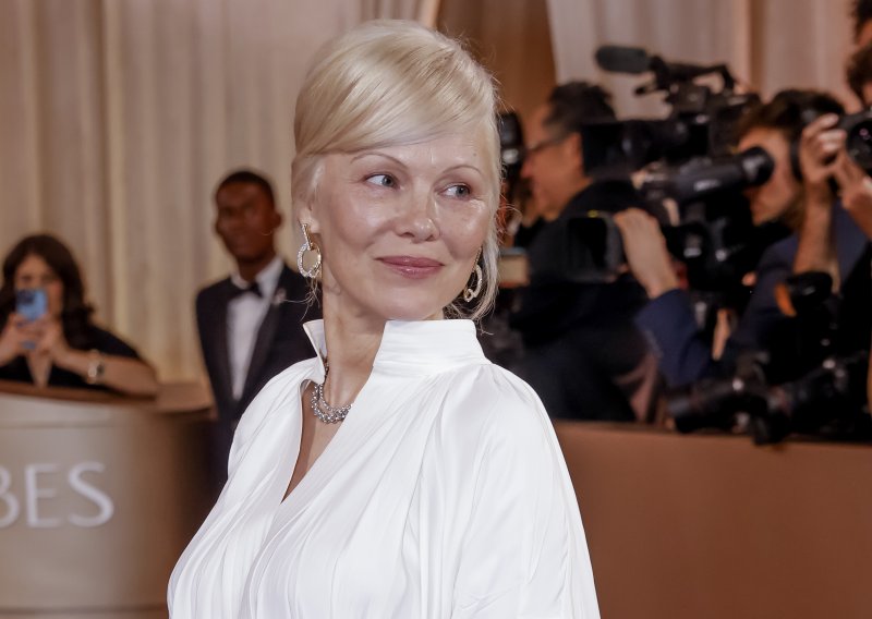 ​Pamela Anderson zbog njega je pobjegla sa Zlatnih globusa: 'Osjećala sam se čudno'