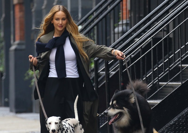 Fanovi napali Jennifer Lawrence zbog njezine odluke: ‘Ne ostavljaš psa samo zato što imaš djecu’
