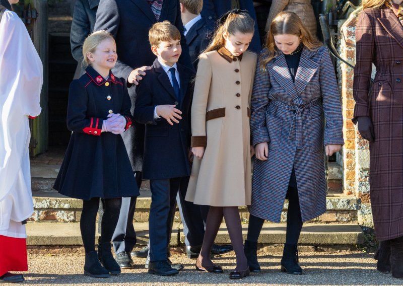 Ovo je detalj koji je svima promaknuo, dok nisu vidjeli fotografije princeze Charlotte
