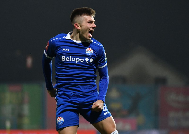 Hrvatski hit igrač Adriano Jagušić na meti portugalskog kluba?