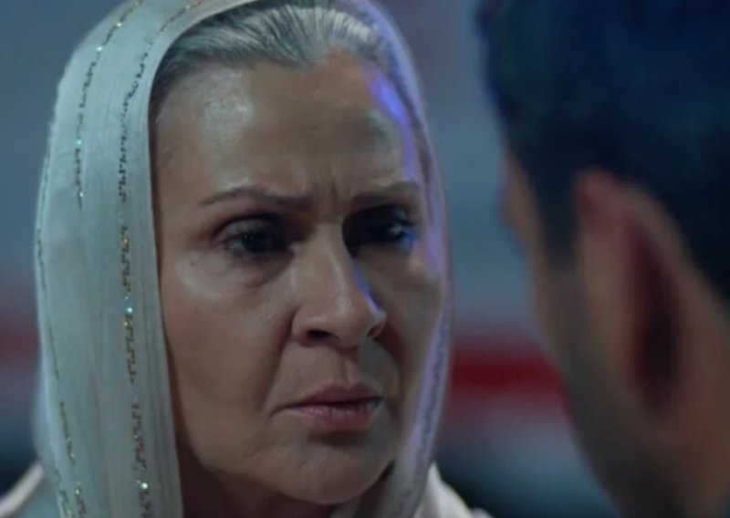 Nova fotka, isti šok: Nemilosrdna Sadakat iz 'Dalekog grada' pokazala super liniju