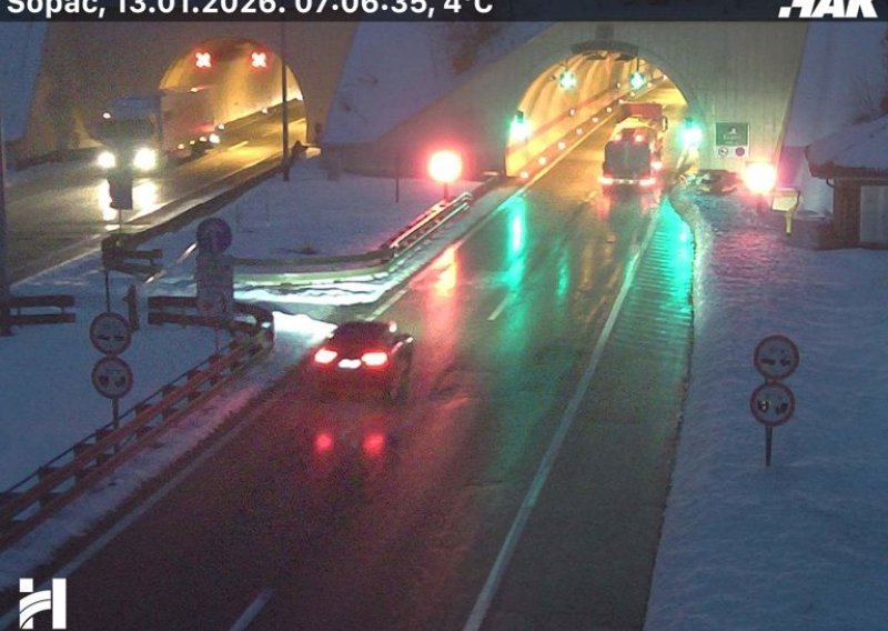 HAK: Kolnici su skliski u većini zemlje, ima magle, a prijete i odroni