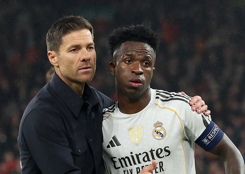 Otkrivena tajna svlačionice Reala; Xabi Alonso je otkaz dobio zbog ova tri igrača