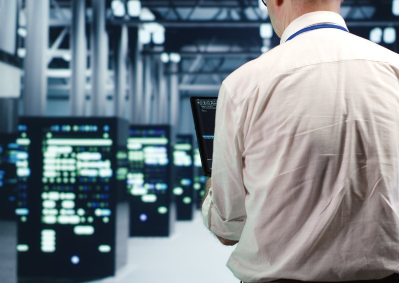 Evo što se događa u podatkovnim centrima kada ChatGPT-ju pišemo 'molim te' i 'hvala'