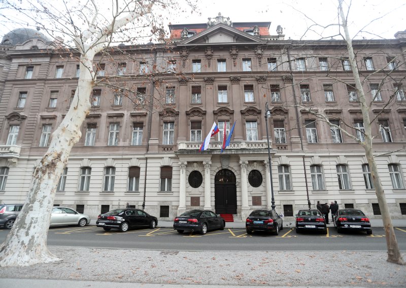 Formiran savjet mladih iz dijaspore: Savjetovat će Vladu o iseljeništvu