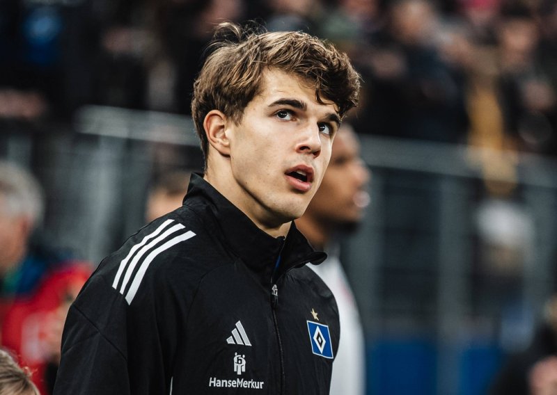 Iznenada odgođena Vuškovićeva utakmica u Bundesligi. Strahuje se od urušavanja stadiona...