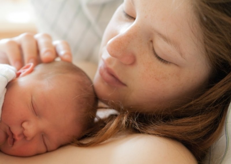 Koliko je ženama potrebno da se doista oporave od poroda?