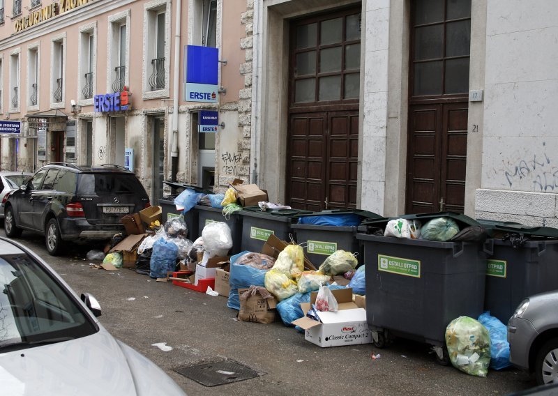 Pulski komunalci na Badnjak prekinuli štrajk