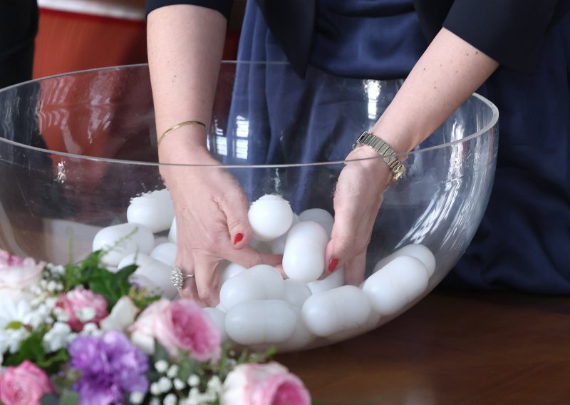 Zastupnici se vraćaju u klupe: Lutrija otkrila tko će prvi rešetat premijera i ministre