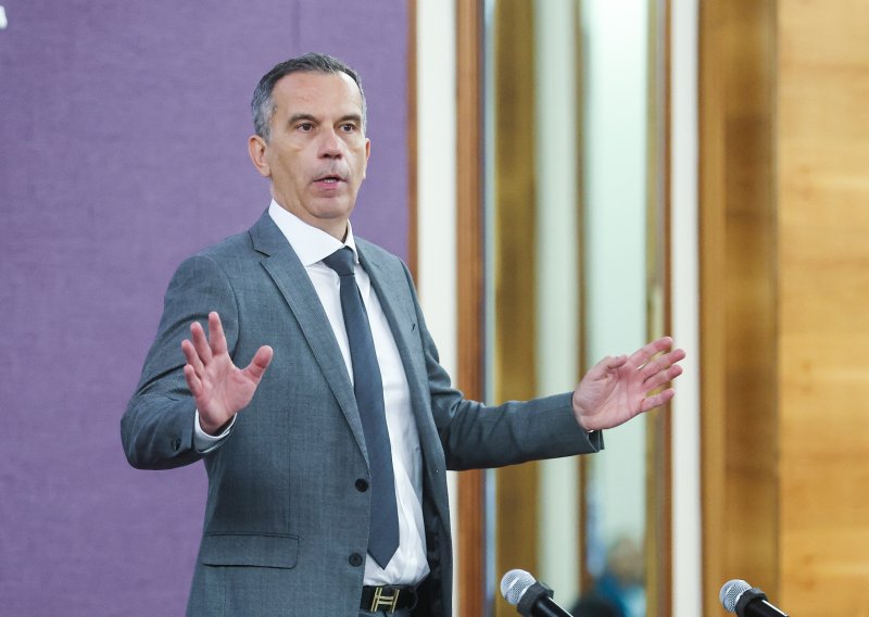 Svetina više nije tajnik HNS-a, ali ostaje raditi u Savezu. Evo zašto