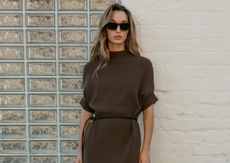 Ovu Zarinu haljinu laskavog kroja vrijedi ugrabiti, a dolazi u hit nijansi