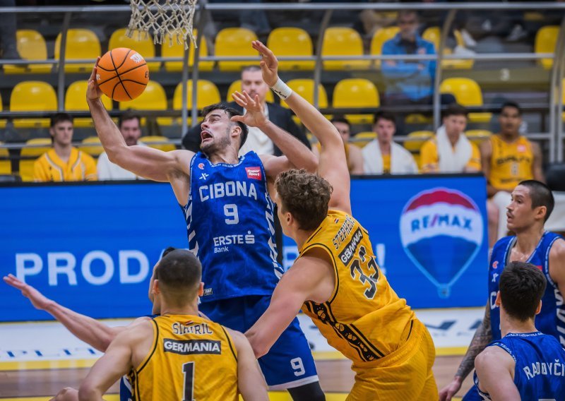 Pogledajte kako je Cibona u derbiju preokretom slavila kod Splita; Zadar bolji od Dubrave