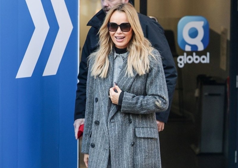 Prugasti kaput? Ovako elegantan model nismo dugo vidjeli