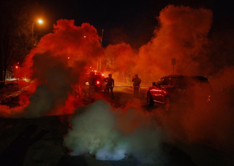 Kaotični prosvjedi u SAD-u protiv imigracijskih službenika, jedan upucao Venezuelanca u nogu