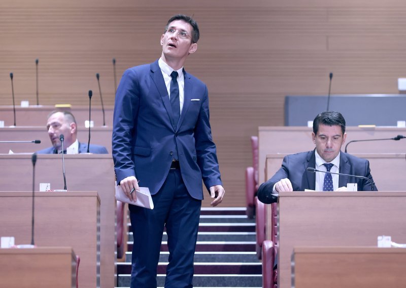 Ozbiljne optužbe: Mostovac izjavio da su neki zastupnici eksponenti stranih obavještajnih službi