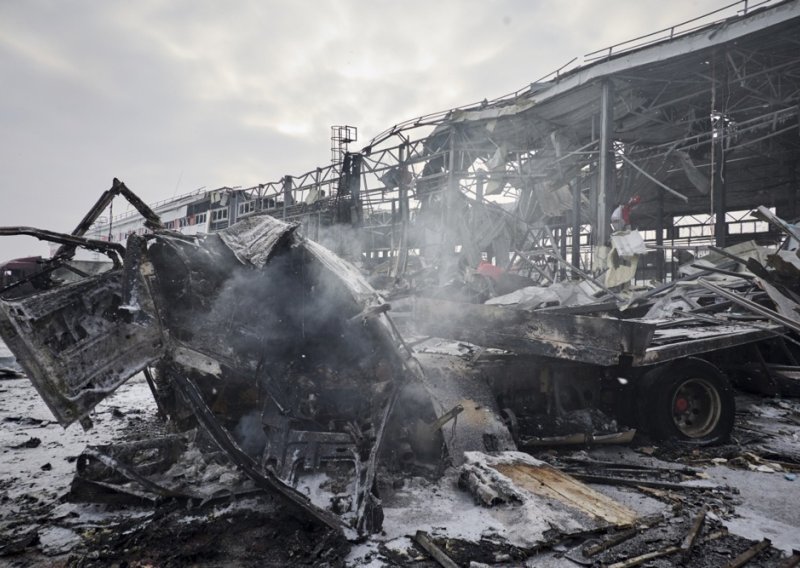 Rusi dotukli Harkiv: Uništili su veliko energetsko postrojenje