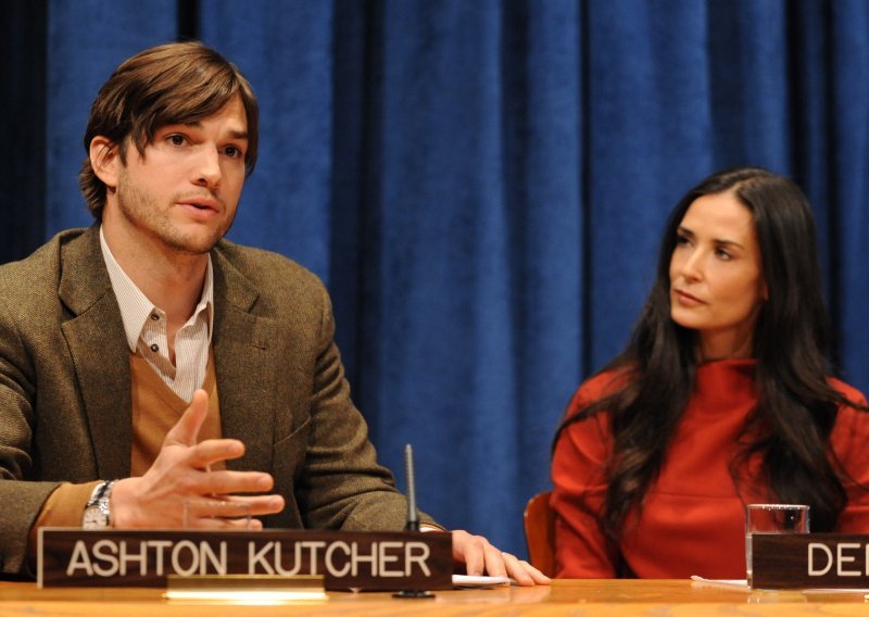 Neočekivano priznanje: Ashton Kutcher otkrio što doista misli o Demi Moore