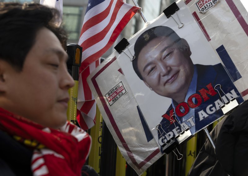 Južnokorejski sud osudio bivšeg predsjednika Yoona na pet godina zatvora