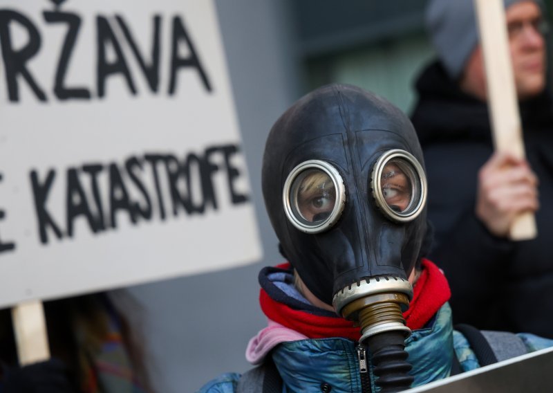 Prosvjed protiv megafarmi i klaonica pilića: 'To je ekološki horor, pretvorit će nas u industrijski Mordor!'