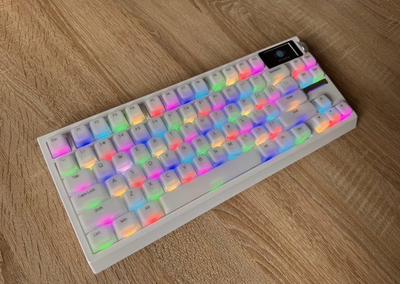 Epomaker G84 Pro na testu: Je li ovo najmekši osjećaj tipkanja ikad?