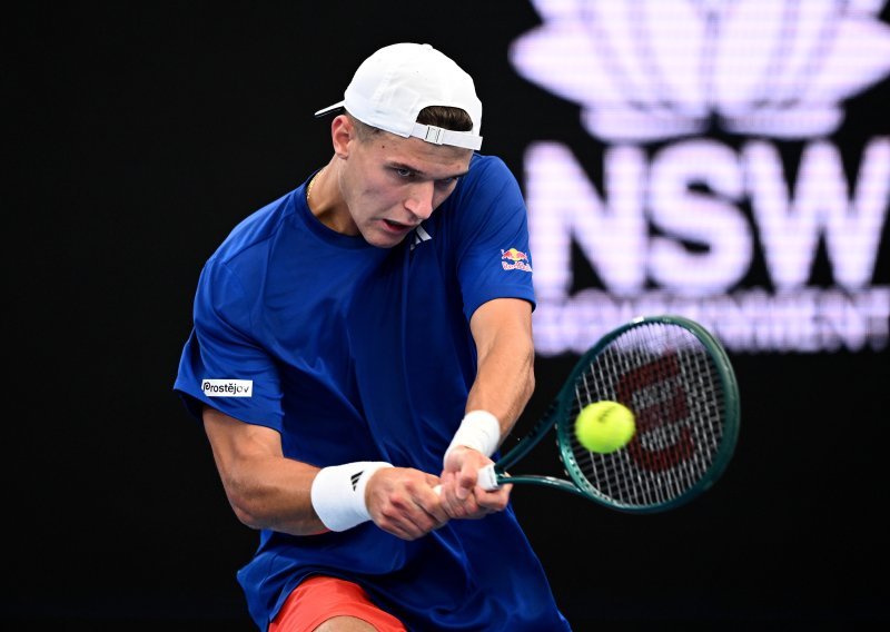 Jakub Menšik stigao do drugog naslova u karijeri