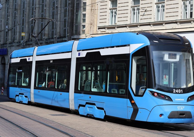 U Zagreb stigao još jedan novi tramvaj, najavljuju i modernizaciju busnog parka