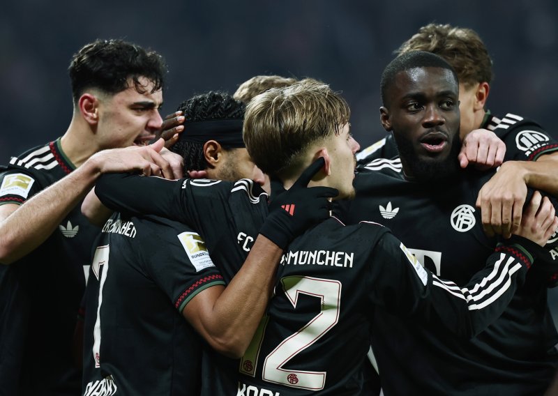 Zastrašujući Bayern gubio 1:0 pa pregazio Leipzig u jednom poluvremenu