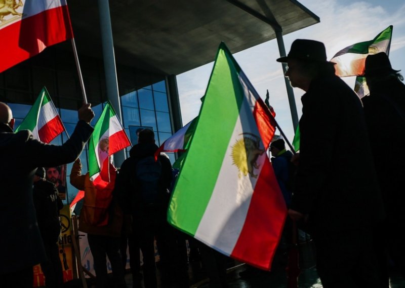 Ogromni prosvjedi u Njemačkoj u znak potpore Irancima