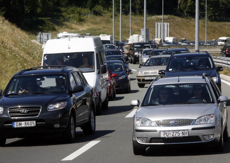 Gužve na cestama i graničnim prijelazima