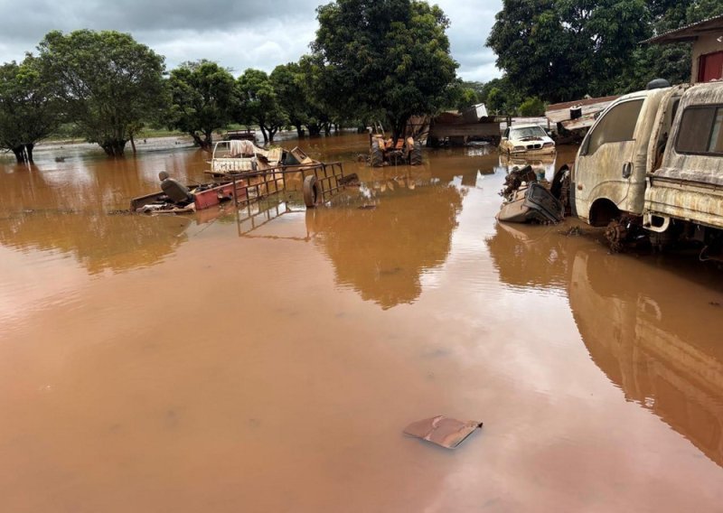 Poplave u Južnoj Africi odnijele 30 života, proglašeno stanje katastrofe