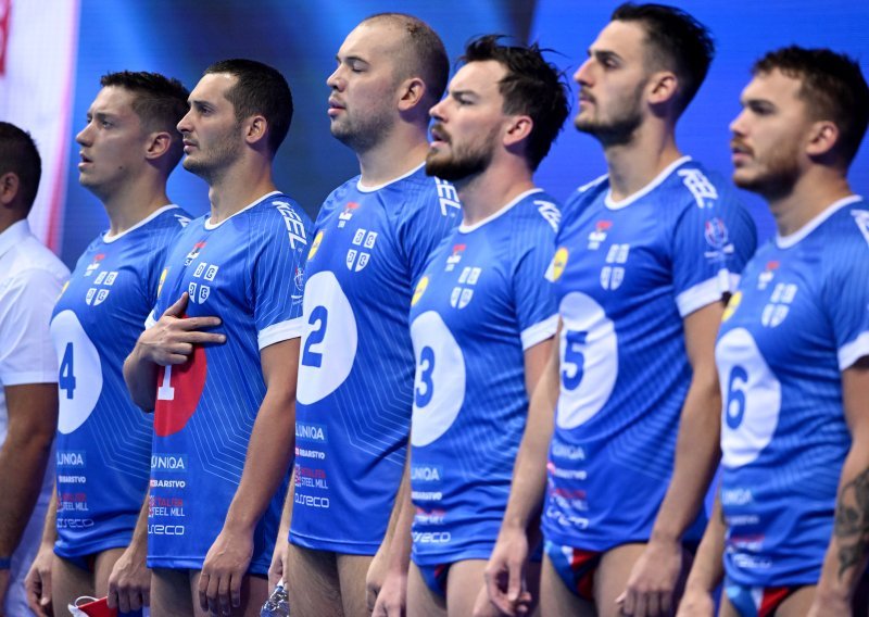 Reprezentativac Srbije u šoku nakon crvenog kartona u drami s Mađarskom: 'Ne mogu vjerovati'