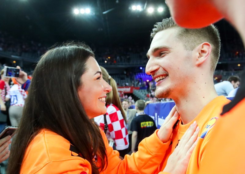 Ovo su ljepotice koje stoje iza naših rukometaša: Od uspješnih liječnica do bivših sportašica