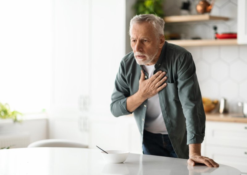 Ovo su znakovi koje mnogi ignoriraju danima prije srčanog udara jer ne djeluju ozbiljno