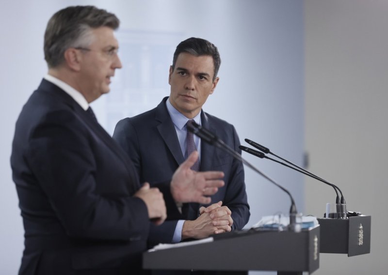 Plenković izrazio sućut Španjolskom premijeru, najmanje 39 osoba poginulo u sudaru vlakova