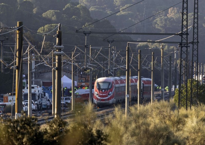 U bolnici još uvijek 39 ozlijeđenih u strašnom sudaru brzih vlakova u Španjolskoj