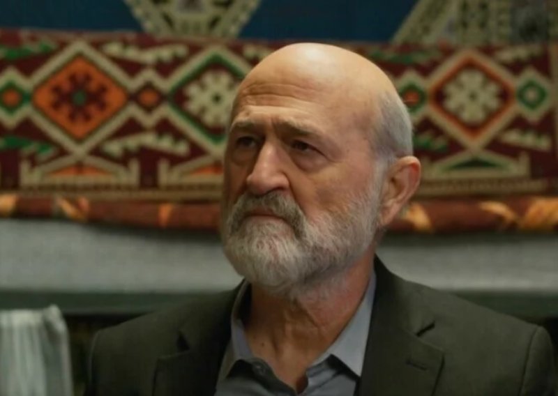 Glavni negativac iz 'Dalekog grada' ostao ganut kada je vidio što su mu pripremile kolege