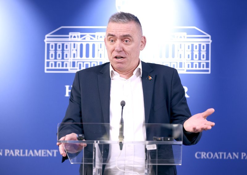 Mlinarić opleo po gradonačelniku Vukovara: 'On je mali od Dragane Jeckov'
