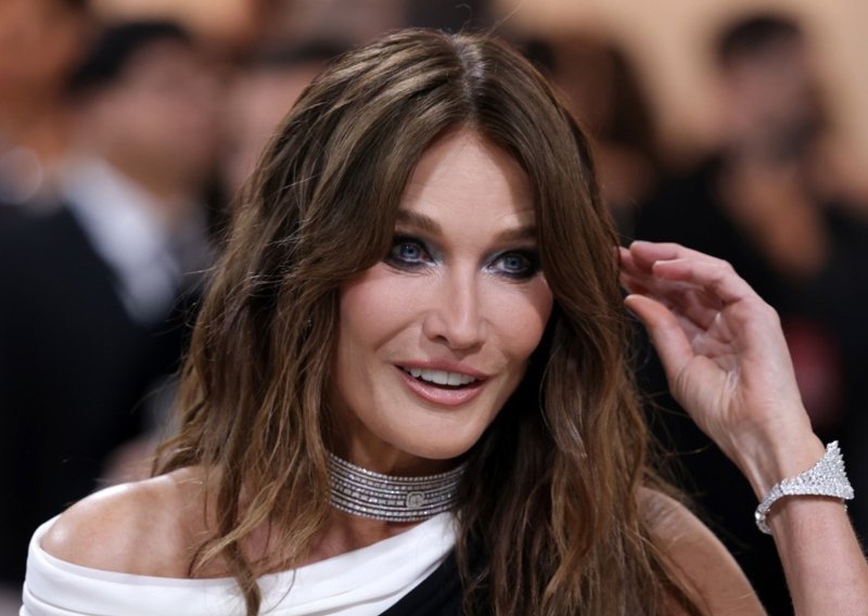 Carla Bruni podijelila emotivan oproštaj: 'Bio je učitelj...'