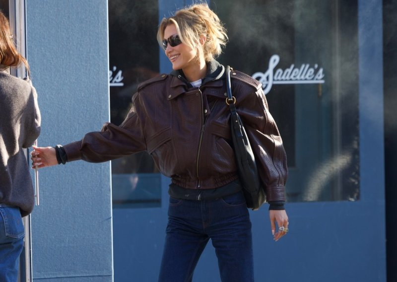 Ove traperice čine čuda za figuru: Vizualno skidaju kilograme, a sigurno ih imate u ormaru